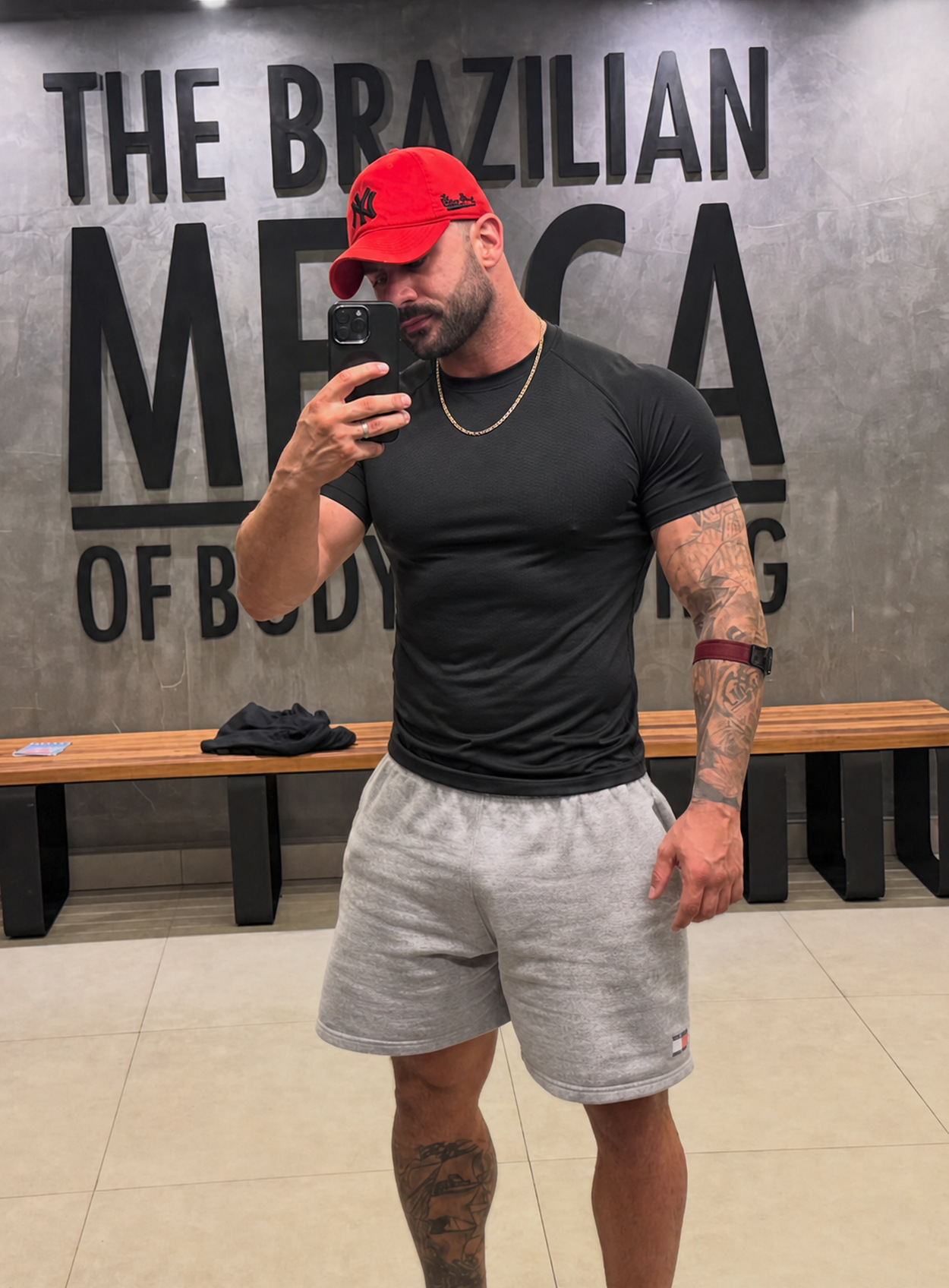Leopoldo Born, personal trainer, na academia onde atende em São José dos Pinhais